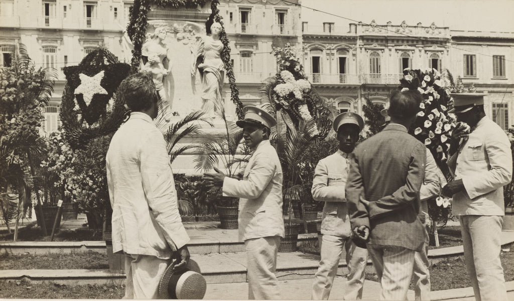 Walker Evans:Public Ceremony, Havana, Central Park / Wreathl, Poster Print Wall Art