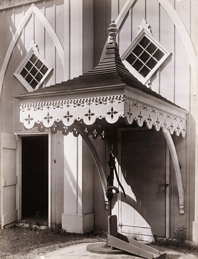 Walker Evans:Gingerbread, Pump House, Kennebunk, Maine / Mai, Poster Print Wall Art