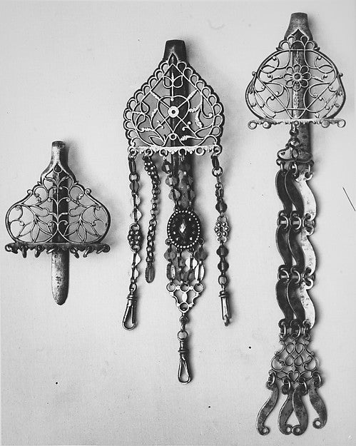 :Chatelaine 17th–19th century-16x12"(A3) Poster