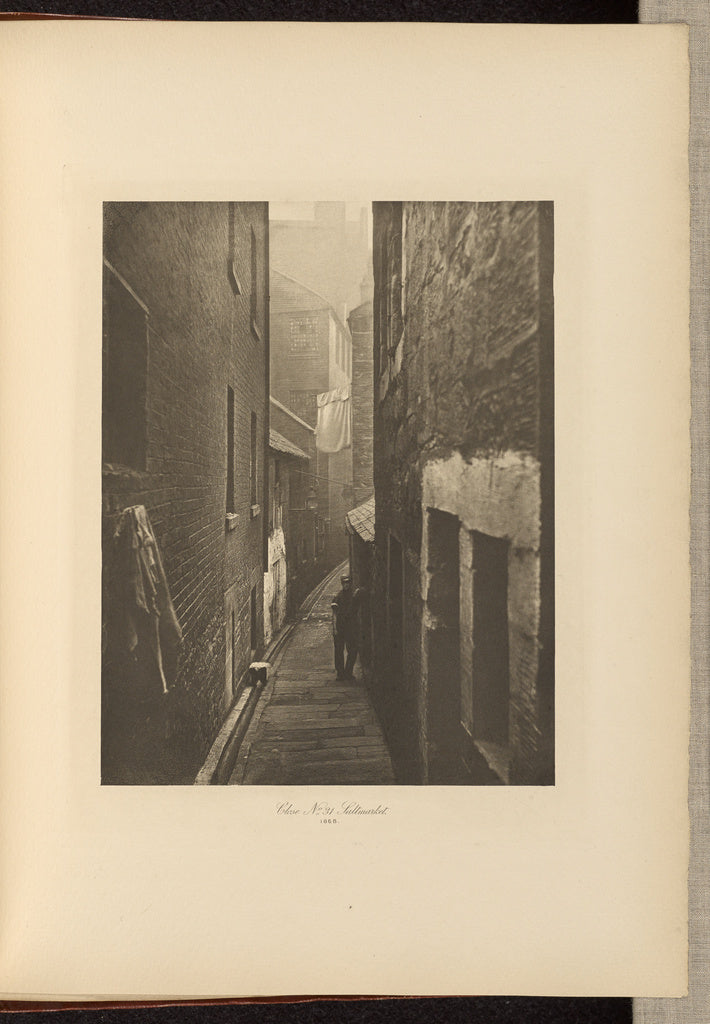 Thomas Annan:Close No. 31 Saltmarket, Poster Print Wall Art