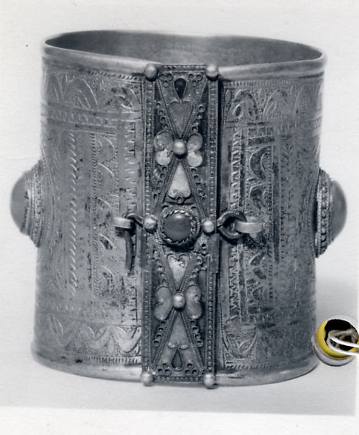 :Bracelet 19th–first half 20th century-16x12"(A3) Poster