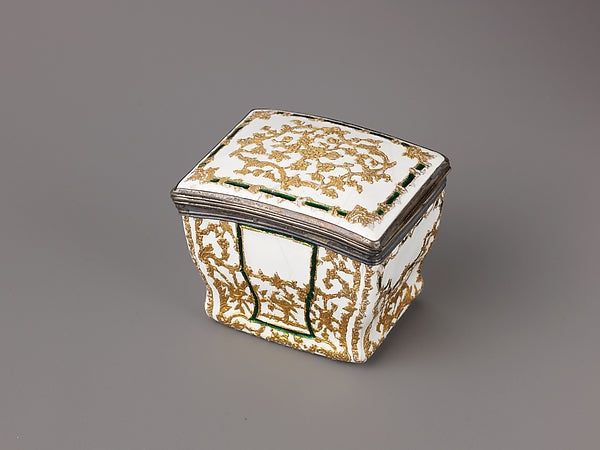 :Snuffbox wtth Vegetal Pattern c1750-16x12"(A3) Poster