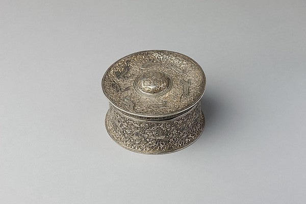 :Silver Box with Animals in a Scrolling Vine c1600-16x12"(A3) Poster
