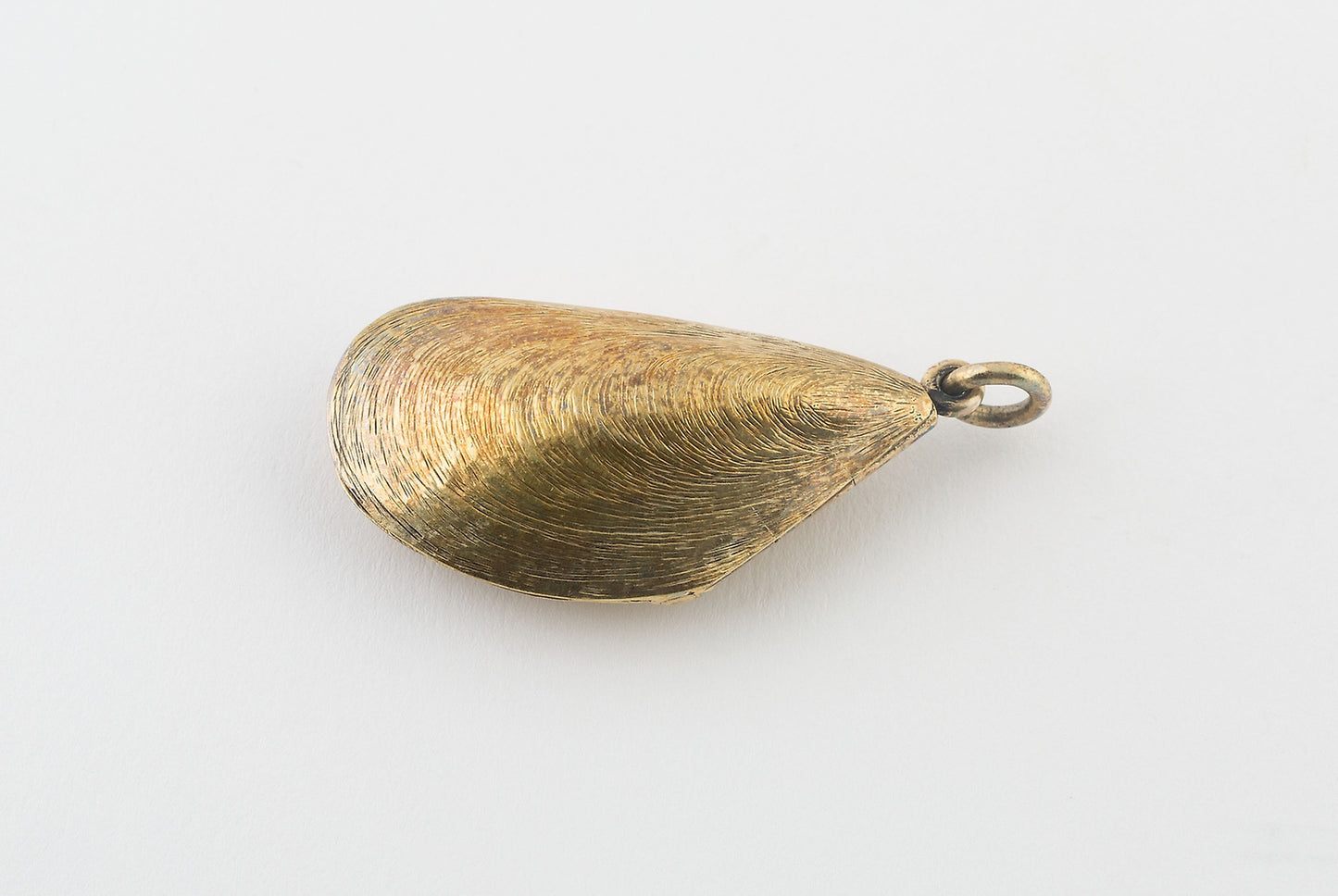 Vinaigrette in the Form of a Mussel Shell - London, England, Poster Print Wall Art