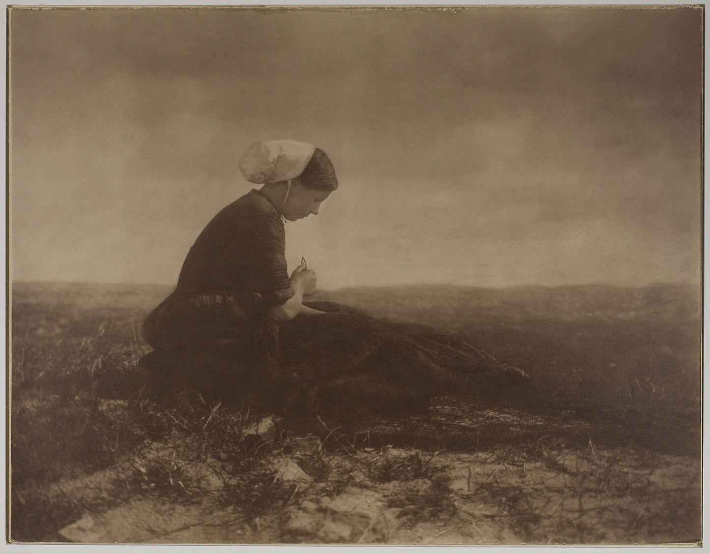 The Net Mender: Alfred Stieglitz,16x12"(A3) Poster