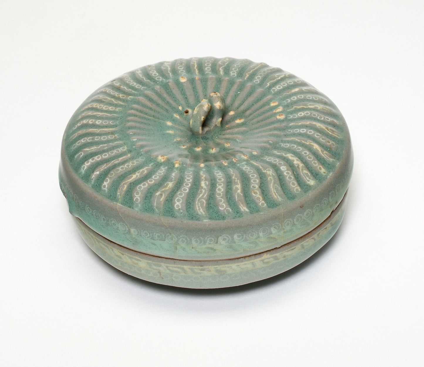 Covered Cosmetic Box in the Form of Chrysanthemum Flower - Korea, Poster Print Wall Art