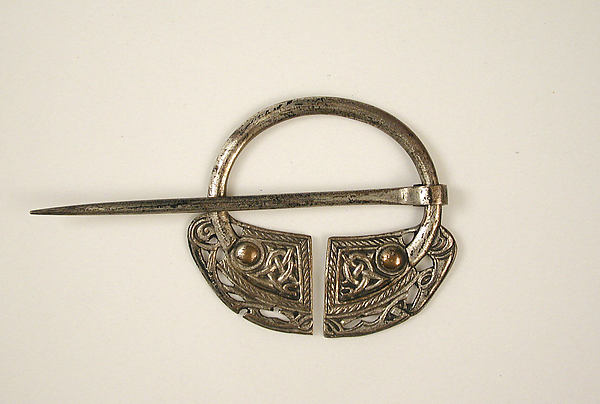 :Celtic Brooch early 20th century -16x12"(A3) Poster