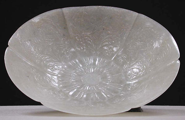 ,Shallow Bowl 17th cent,16x12