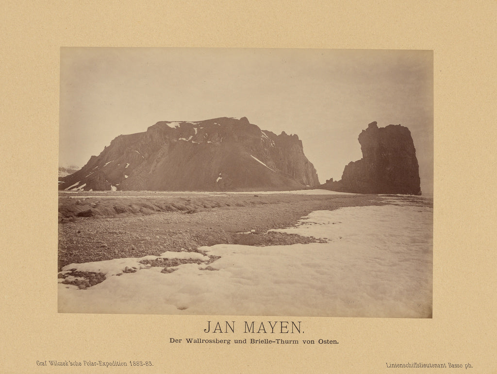 Richard Basso:Jan Mayen, Der Wallrossberg und Brielle-Thurm, Poster Print Wall Art