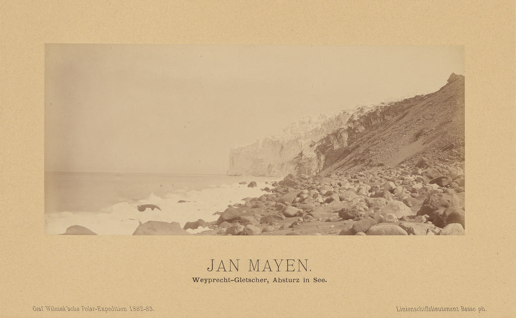 Richard Basso:Jan Mayen, Weyprecht-Gletscher, Absturz in Se, Poster Print Wall Art