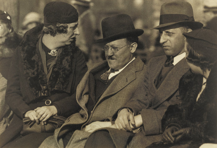 Walker Evans:A Bench in the Bronx on Sunday,16x12