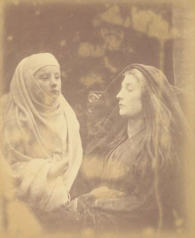 Julia Margaret Cameron:The Little Novice and the Queen Guine,16x12"(A3)Poster