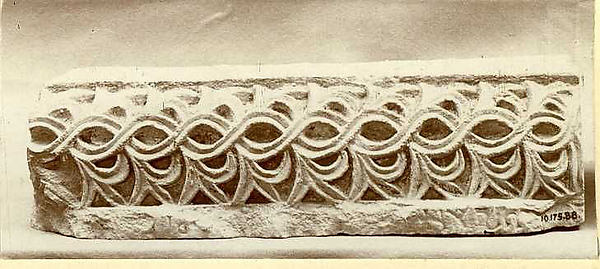 :Fragment from a Molding with Intertwined Vines and Acanthus-16x12"(A3) Poster