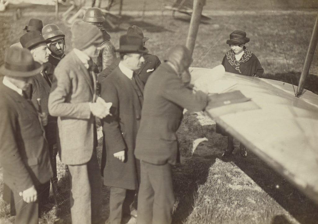 Fédèle Azari:[Group around the edge of a wing of a Caproni, Poster Print Wall Art