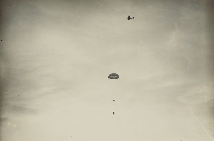 Fédèle Azari:[Parachuting out of an airplane],16x12
