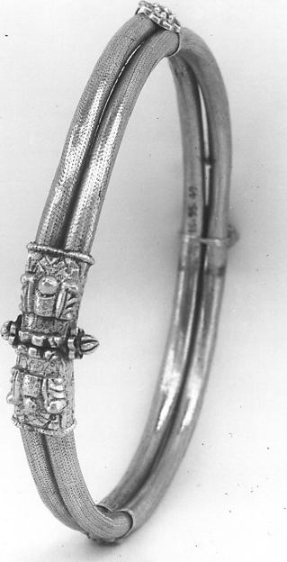 :Necklet 17th–19th century-16x12"(A3) Poster