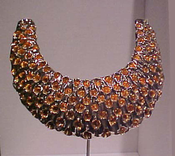 :Necklace c1945-16x12"(A3) Poster