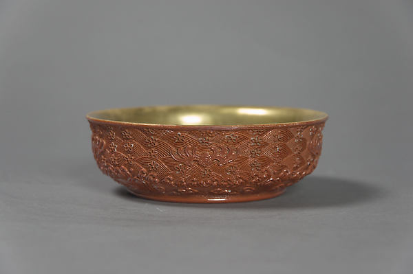     ,Bowl imitating carved lacquer 18th cent,16x12