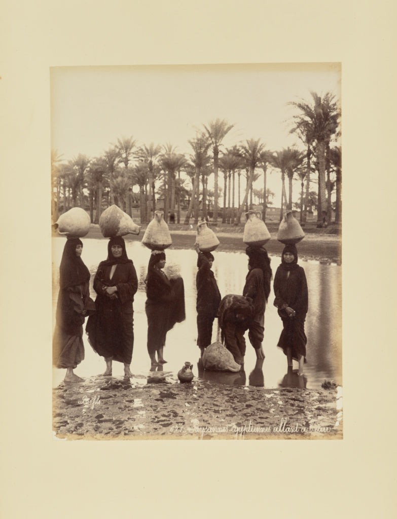 Félix Bonfils:Paysannes égyptiennes [sic] allant à l'eau, Poster Print Wall Art
