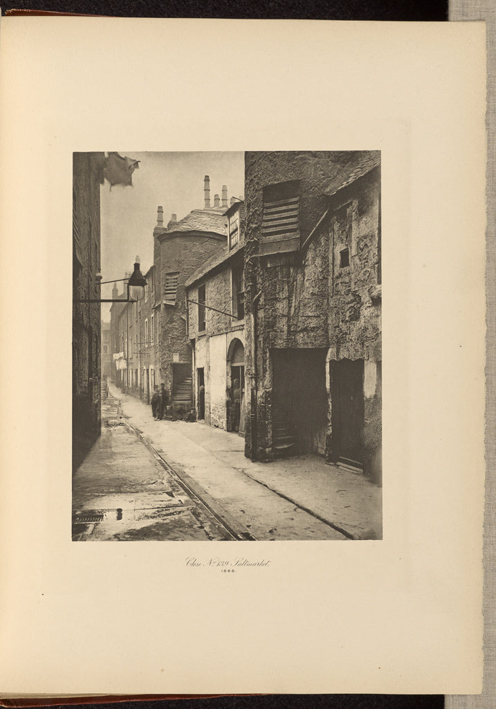 Thomas Annan:Close No. 139 Saltmarket, Poster Print Wall Art