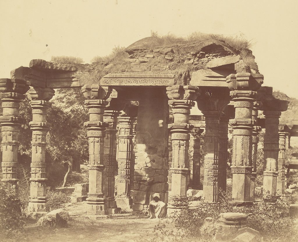 Felice Beato:[Exterior of the Hindu Temple in Kootub], Poster Print Wall Art