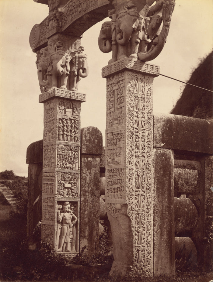 Lala Deen Dayal:Pillar of Northern Gate from West, Sanchi,16x12