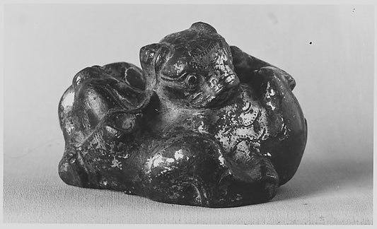 ,Mat Weight in the form of a Bear and Tiger in Combat,Classic Ming China Image,16x12"(A3) Poster