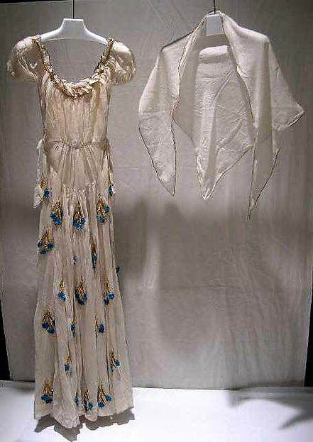 Evening dress 1942,16x12"(A3)Poster