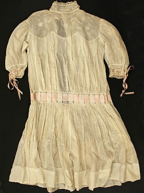 Dress 1904,16x12"(A3)Poster