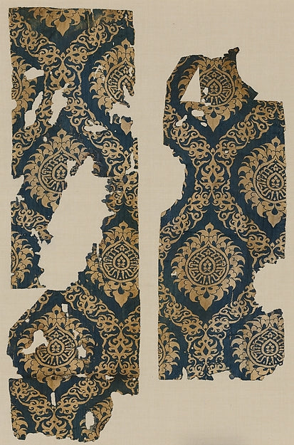 :Textile Fragment with Ogival Pattern 14th century-16x12