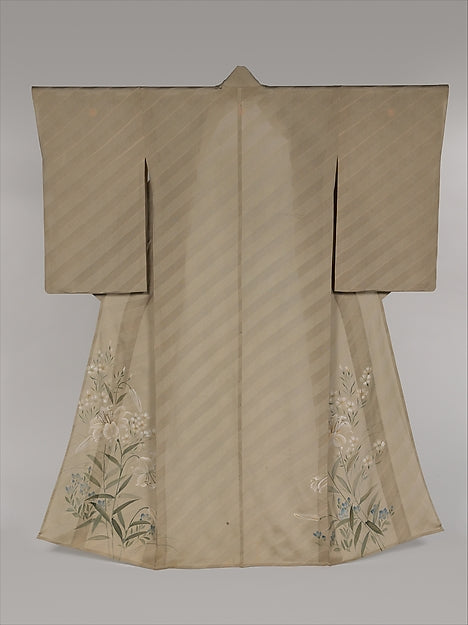 Kimono with Design of Lilies  Chinese Bellflowers  and Pinks s,16x12