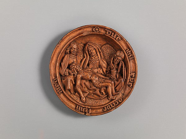 :Half of a Prayer Bead with the Lamentation early 16th centu-16x12