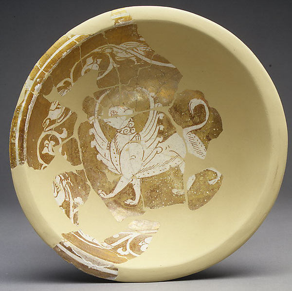 :Bowl with Griffin 11th century-16x12