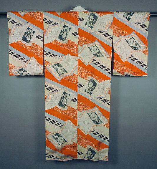 :???????????????,Woman’s Under-Kimono with Piano Keys and Li-16x12"(A3) Poster