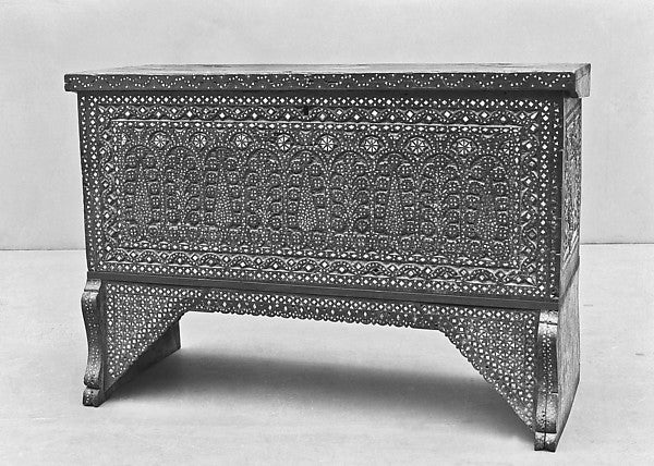 :Chest 18th century-16x12"(A3) Poster