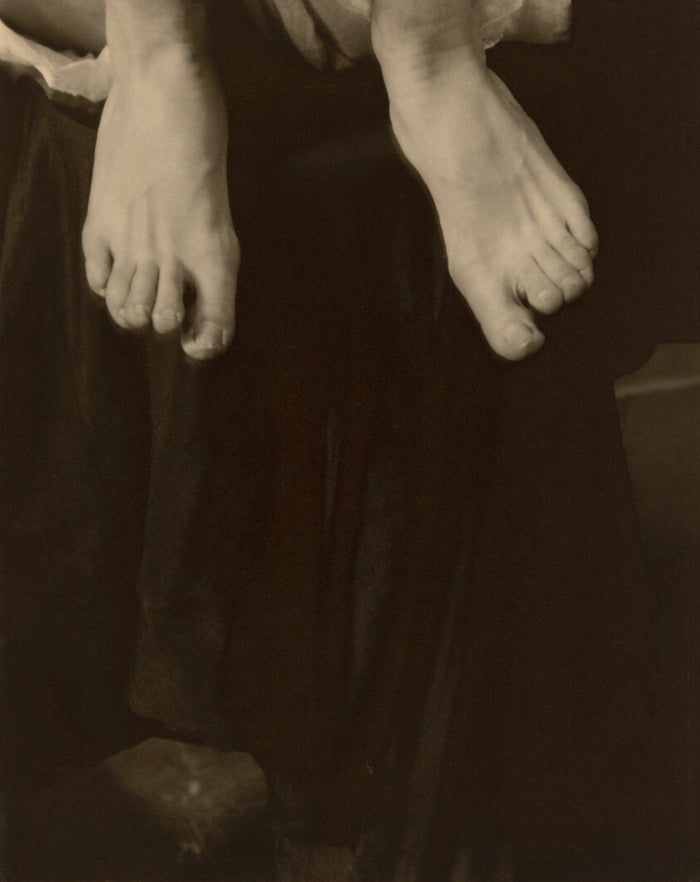 Georgia O'Keeffe - Feet by  Alfred Stieglitz, 23x16