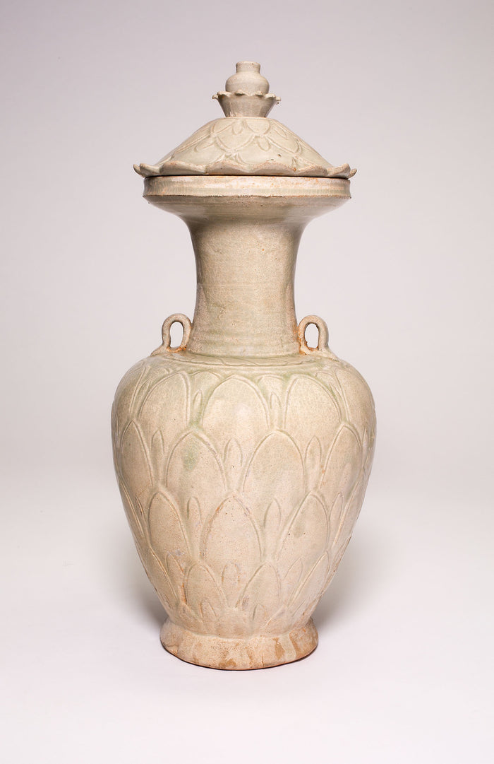 Covered Vase with Lotus Petals Decoration: China,16x12