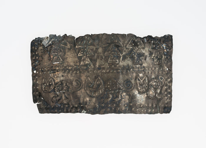 Fragment of a Band with Raised Relief Depicting Felines and Fish: Possibly Chimú,16x12