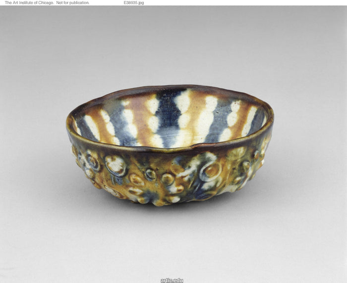 Lobed Bowl with Florets and Streaked Decoration: China,16x12