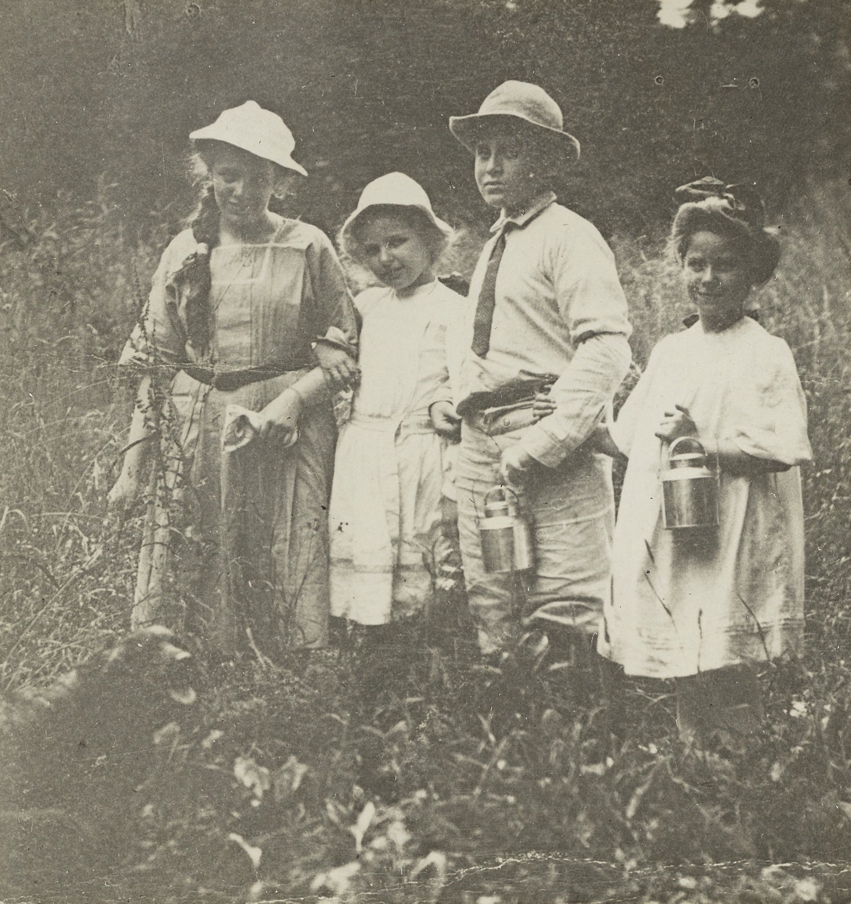 Untitled (Flora, Elizabeth, Howard & Kitty in Lake George field): Alfred Stieglitz,16x12"(A3) Poster