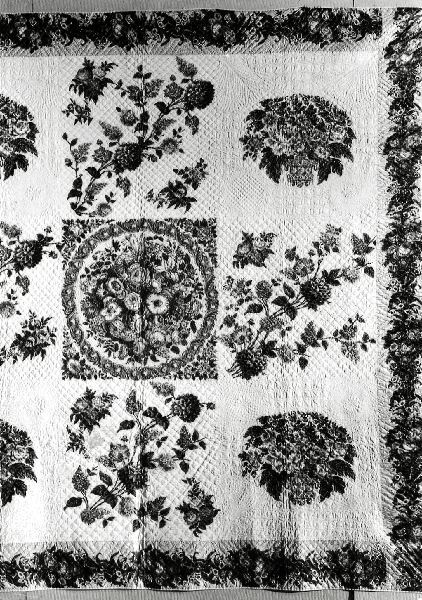 Bedcover (Floral Medallion Quilt) -  United States,  Poster Print Wall Art