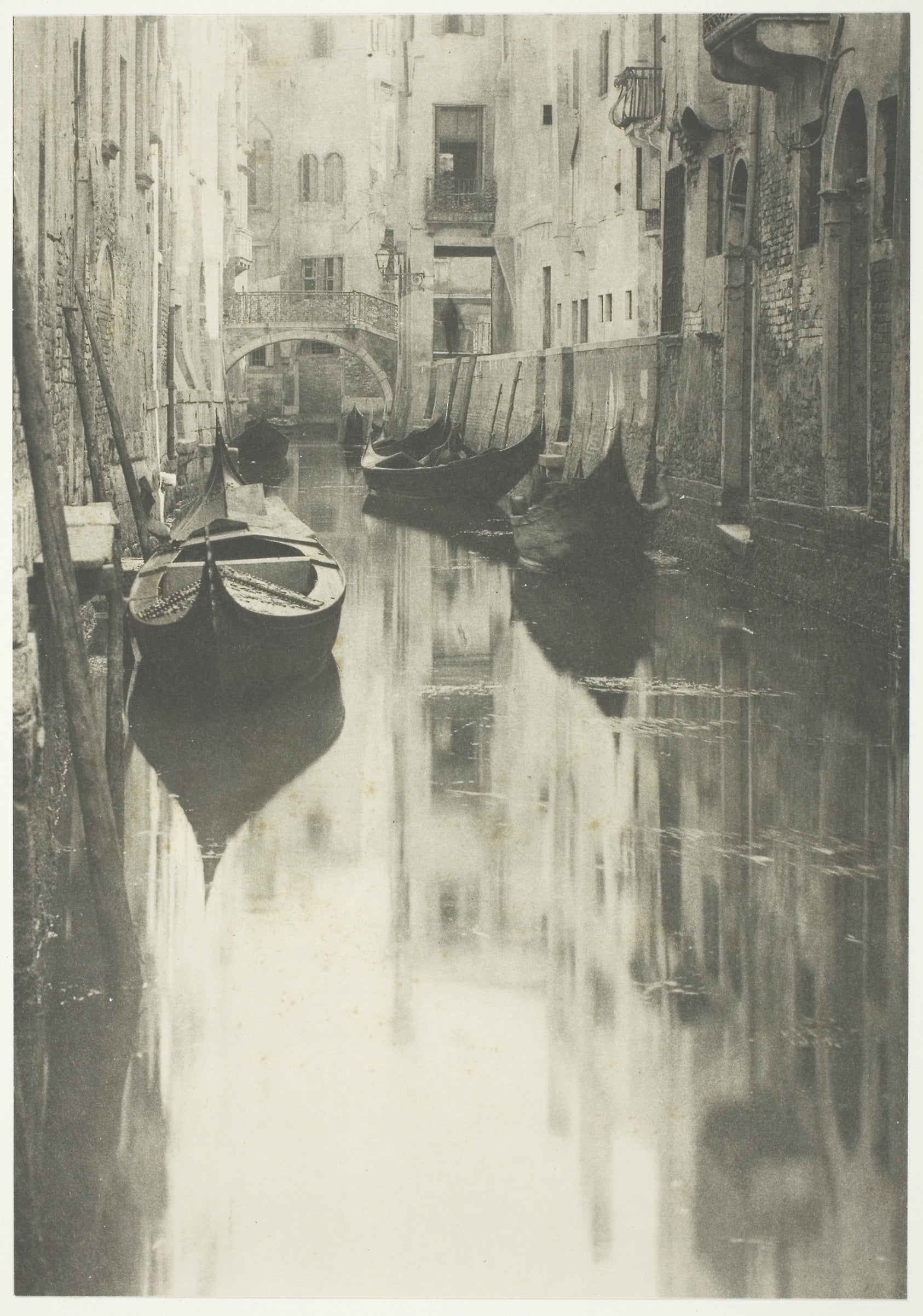 A Venetian Canal: Alfred Stieglitz,16x12"(A3) Poster