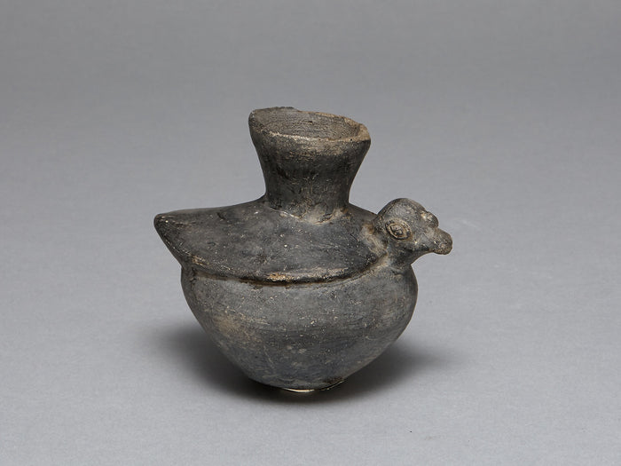 Blackware Jar in the Form of a Bird: Chimú,16x12