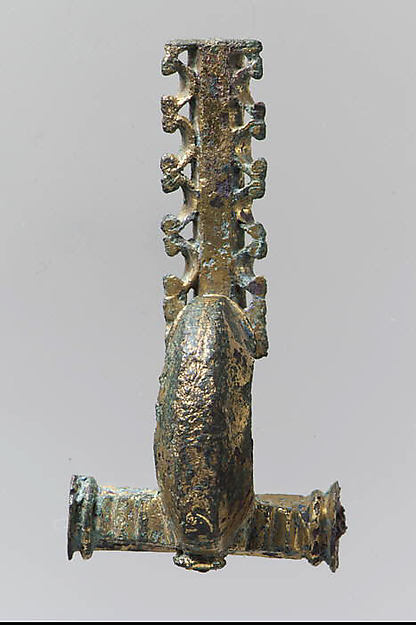 :Crossbow Brooch 4th century-16x12