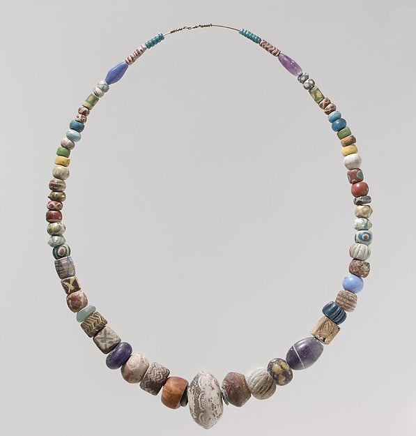 :Beads from a Necklace 500–600-16x12"(A3) Poster